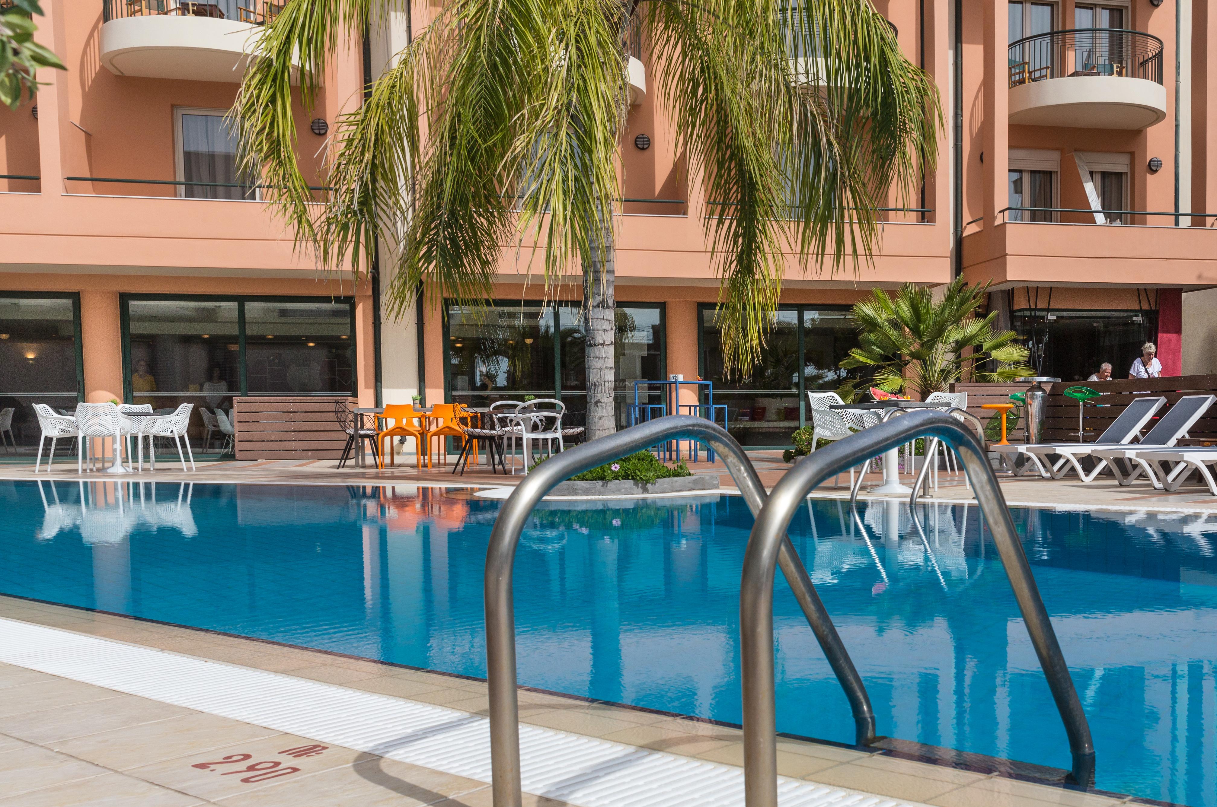 Flisvos Royal Hotel & Suites Tolón Exterior foto